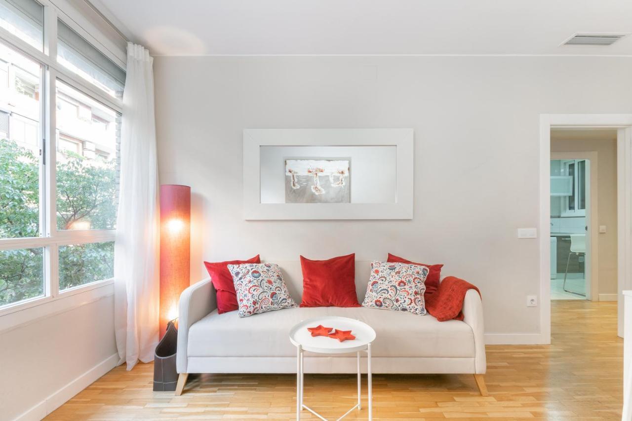 Elegance Barcelona Rentals מראה חיצוני תמונה