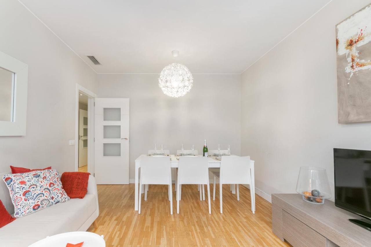 Elegance Barcelona Rentals מראה חיצוני תמונה