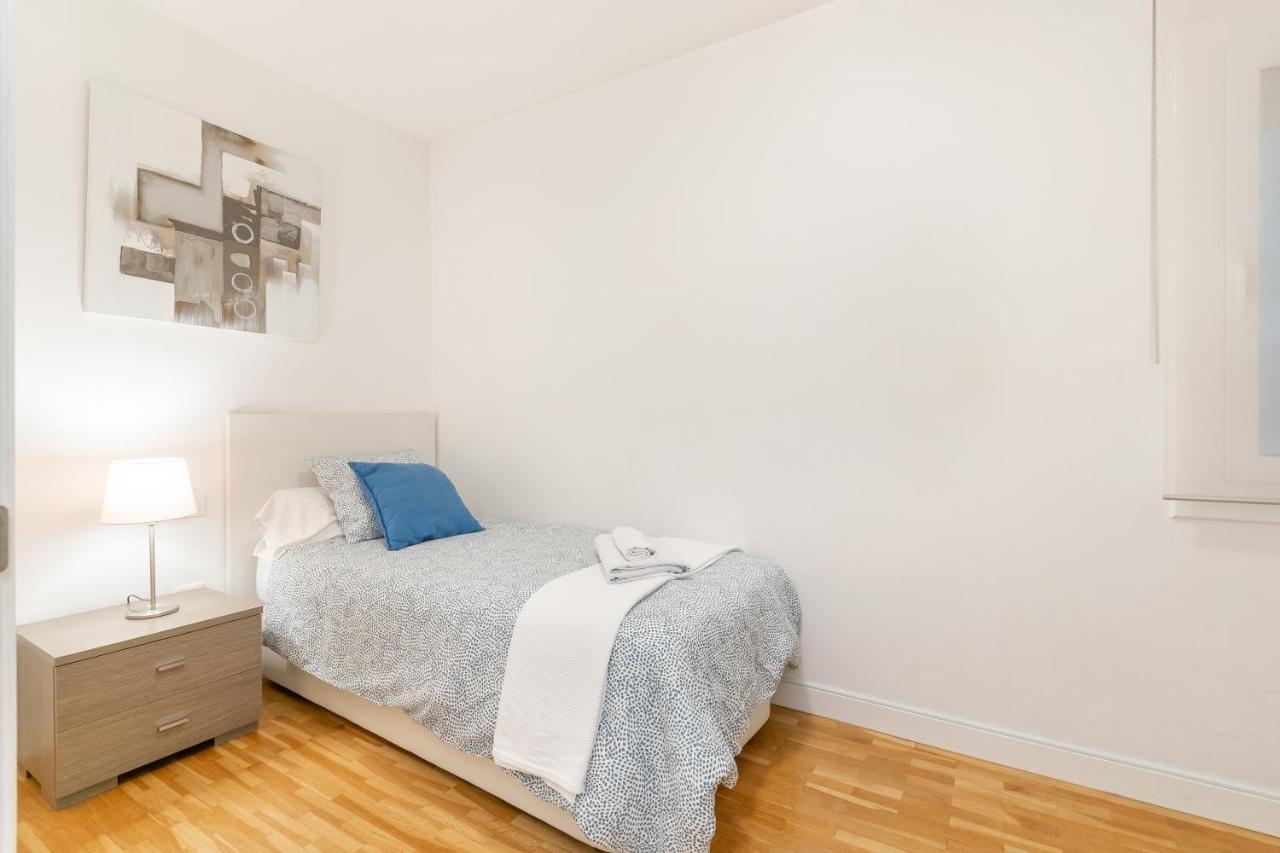Elegance Barcelona Rentals מראה חיצוני תמונה